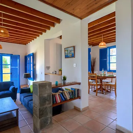 펜션 Schoenes Ferienhaus Mit Balkon In Chrysochous