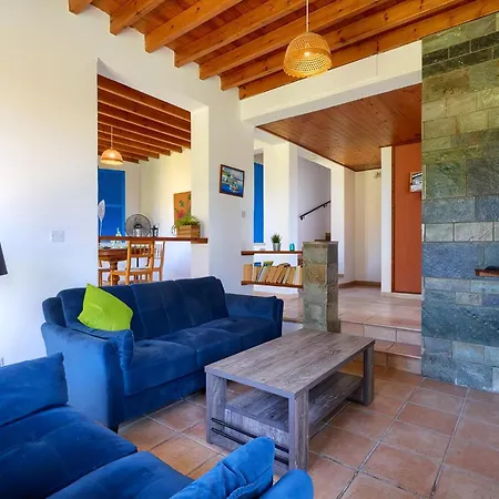 펜션 Schoenes Ferienhaus Mit Balkon In Chrysochous *